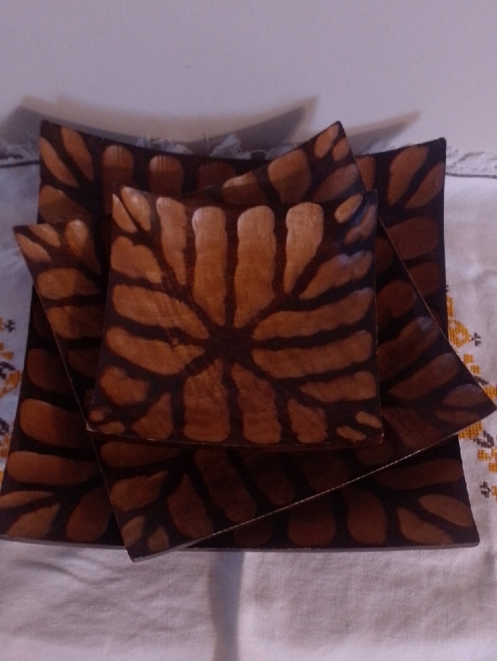 Hand Carved Mango Wood Square Plate Set Of 3 Honey Brown Handmade Serving Dish